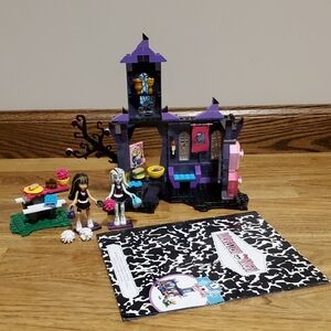 Mega Bloks Monster High Creepateria Set Frankie Stein Cleo de Nile
